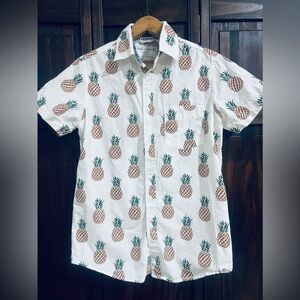 Free planet pineapple men’s‎ shirt size extra small